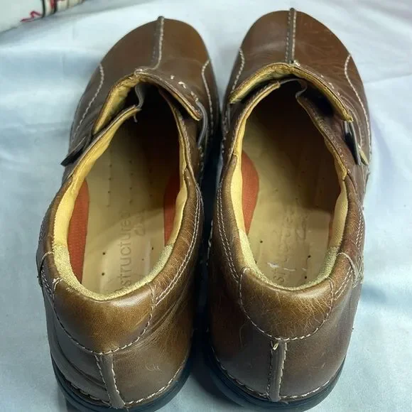 (B) Clarks Brown Leather Textured Slip On Shoes Women's Size 9 - Picture 4 of 13